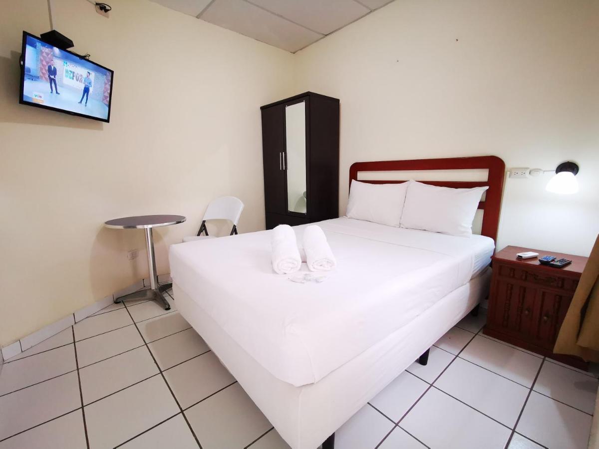 Hotel Armonia Hostal Сан-Сальвадор Экстерьер фото