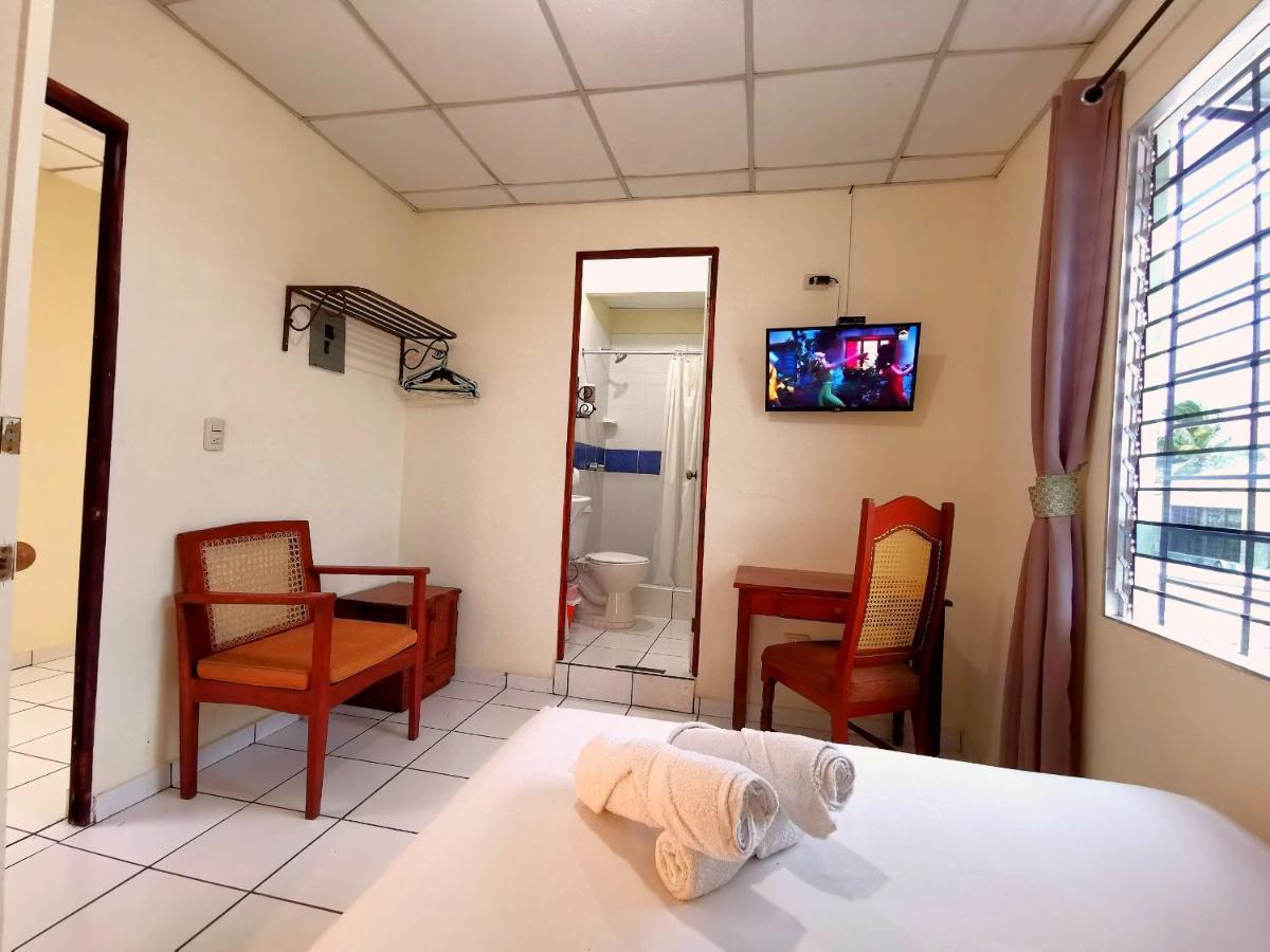 Hotel Armonia Hostal Сан-Сальвадор Экстерьер фото