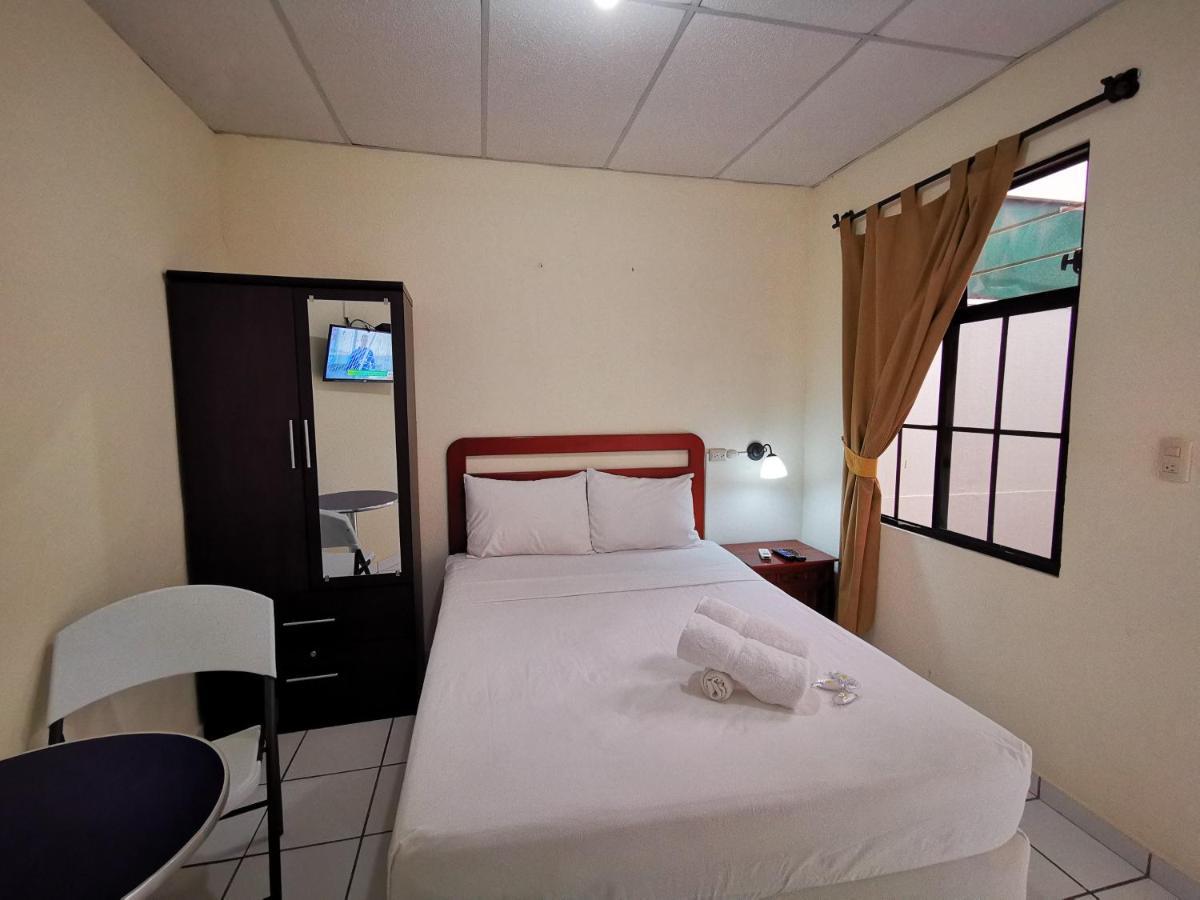 Hotel Armonia Hostal Сан-Сальвадор Экстерьер фото