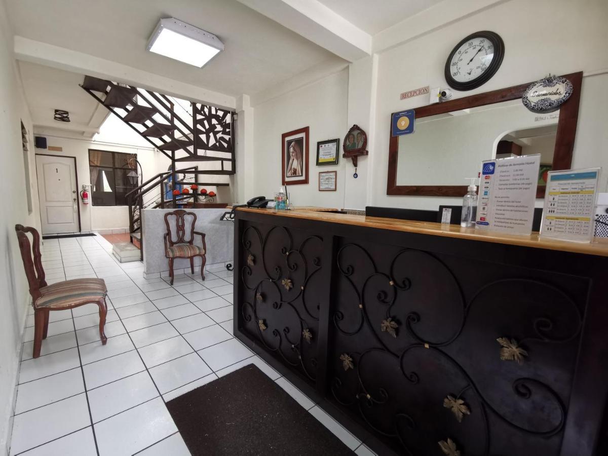Hotel Armonia Hostal Сан-Сальвадор Экстерьер фото