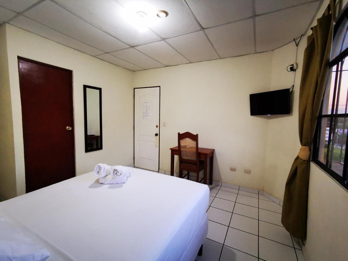 Hotel Armonia Hostal Сан-Сальвадор Экстерьер фото