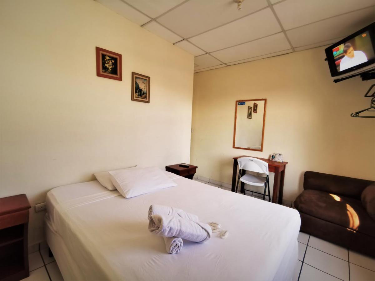 Hotel Armonia Hostal Сан-Сальвадор Экстерьер фото