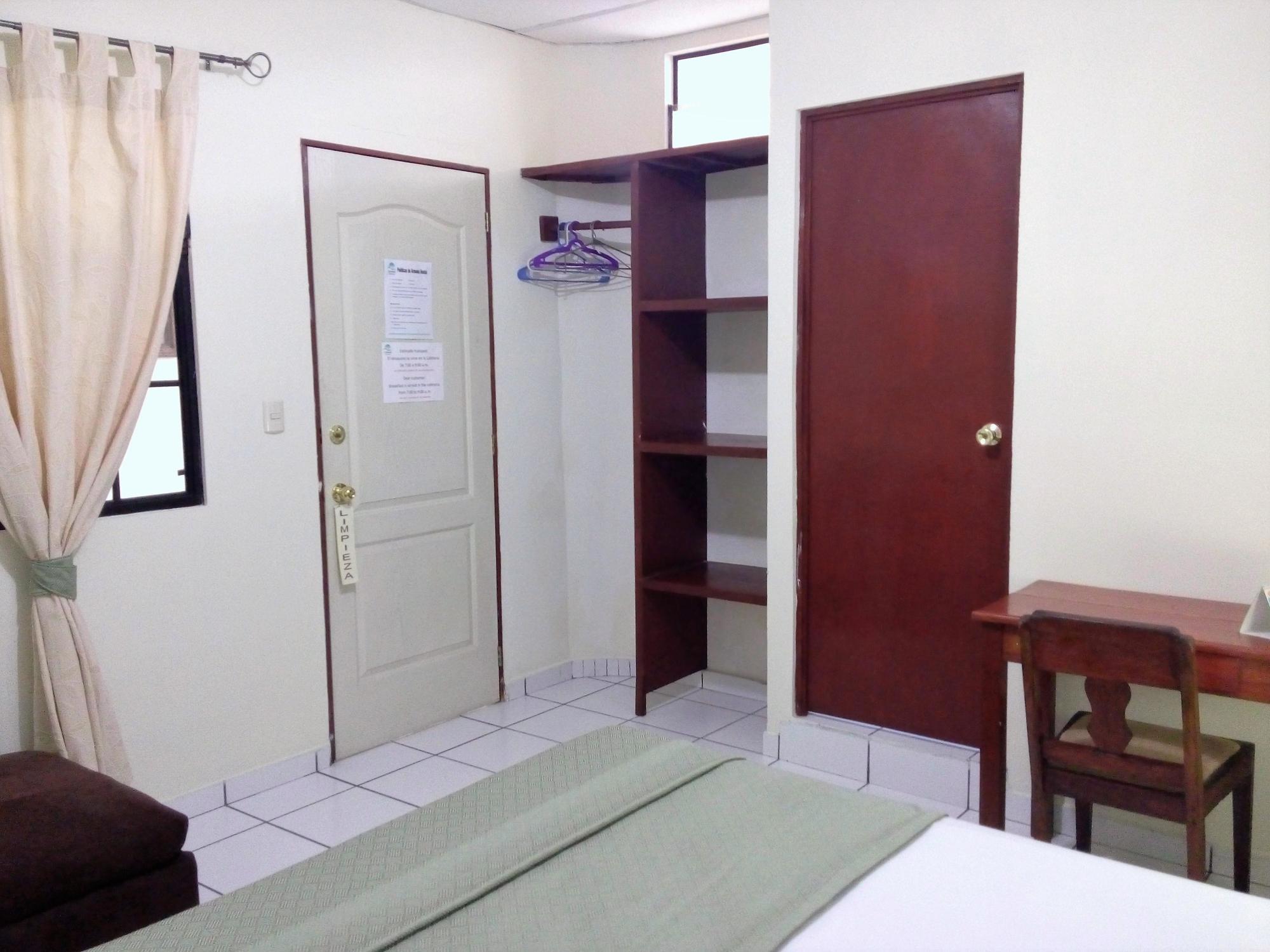 Hotel Armonia Hostal Сан-Сальвадор Экстерьер фото