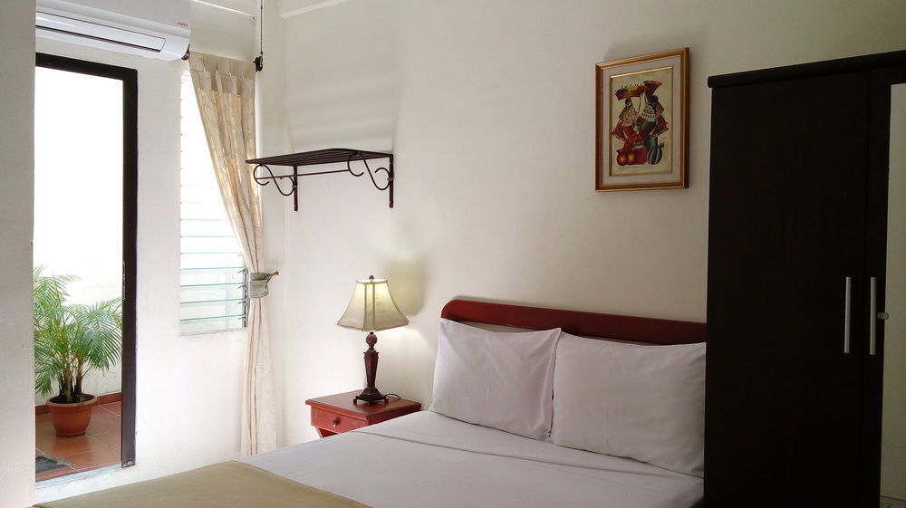 Hotel Armonia Hostal Сан-Сальвадор Экстерьер фото