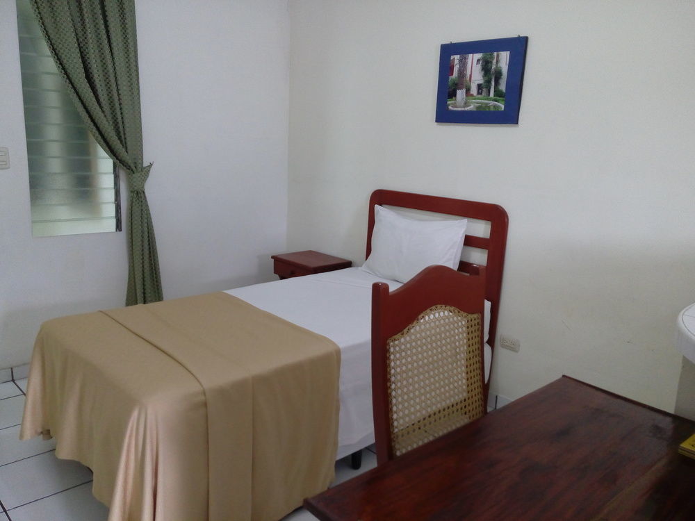 Hotel Armonia Hostal Сан-Сальвадор Экстерьер фото